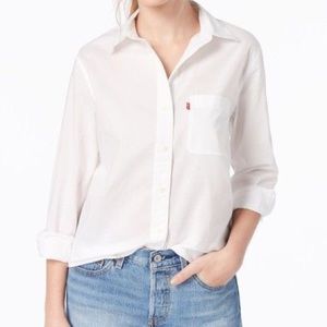 Levi’s NWOT Boyfriend Fit White Button Up